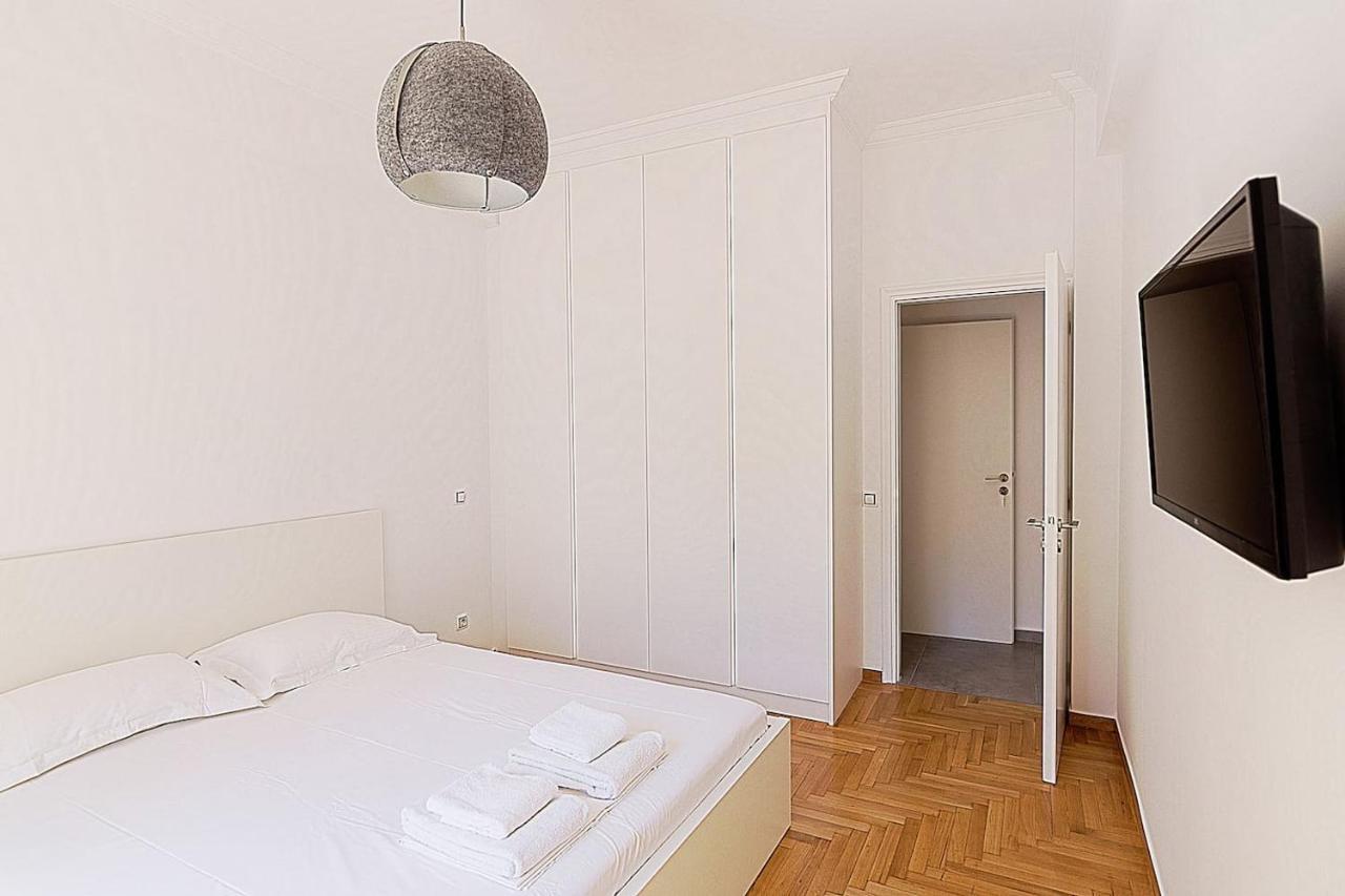 Spacious Two Bedroom Apartment In Central Location Афіни Екстер'єр фото