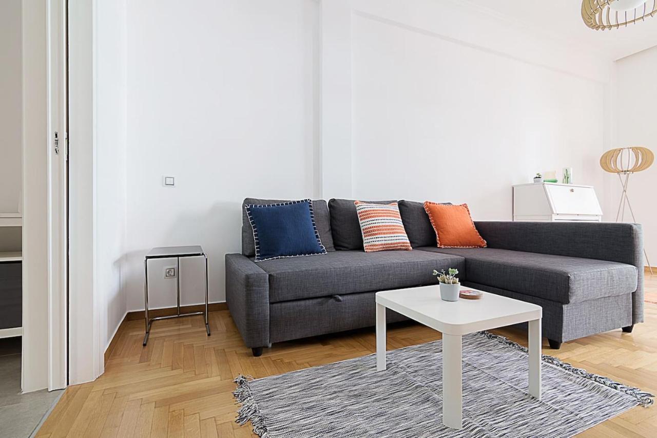 Spacious Two Bedroom Apartment In Central Location Афіни Екстер'єр фото