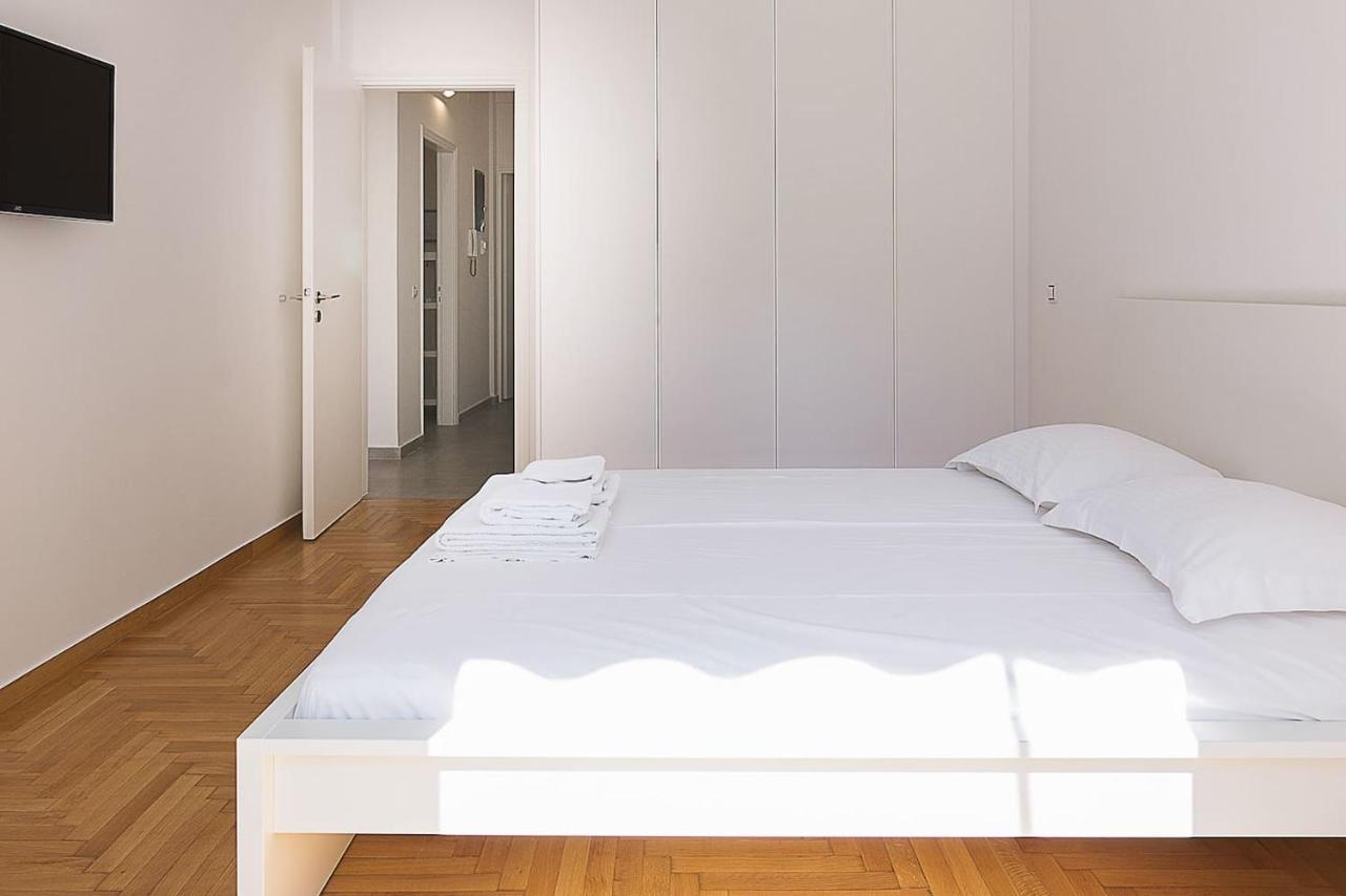 Spacious Two Bedroom Apartment In Central Location Афіни Екстер'єр фото