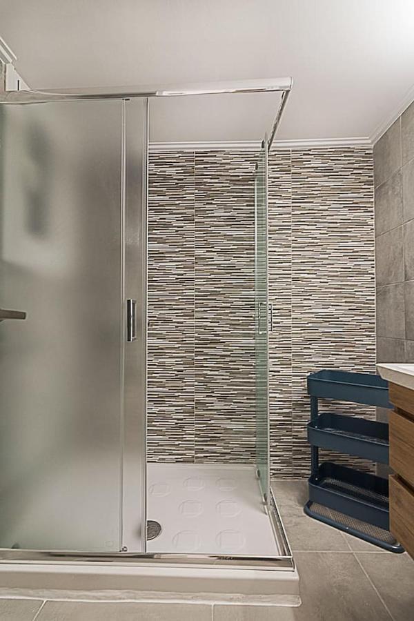 Spacious Two Bedroom Apartment In Central Location Афіни Екстер'єр фото