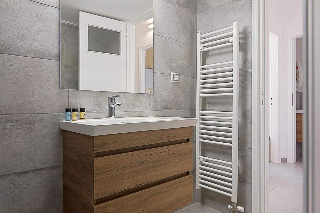 Spacious Two Bedroom Apartment In Central Location Афіни Екстер'єр фото