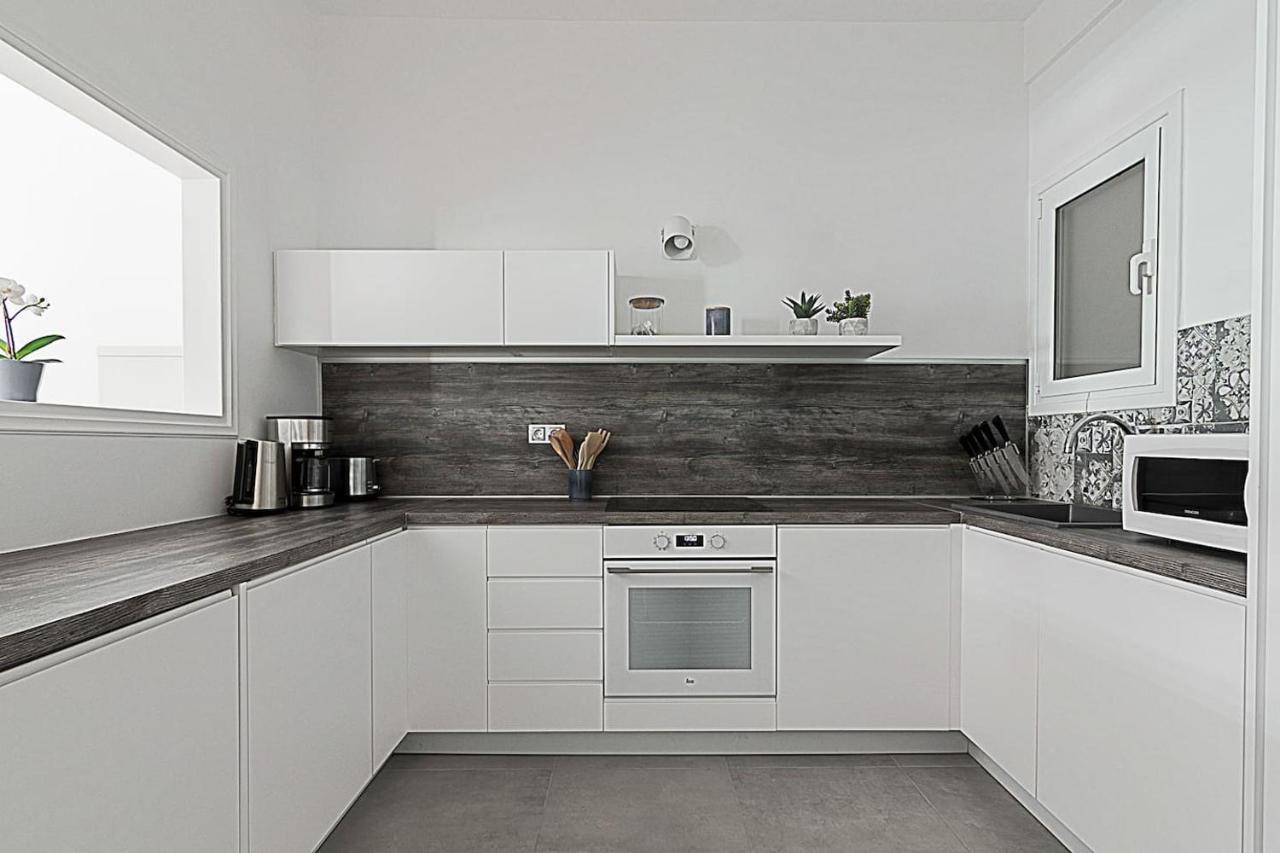 Spacious Two Bedroom Apartment In Central Location Афіни Екстер'єр фото