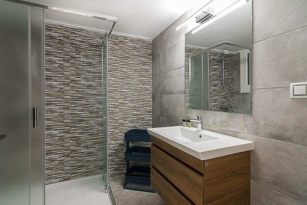 Spacious Two Bedroom Apartment In Central Location Афіни Екстер'єр фото