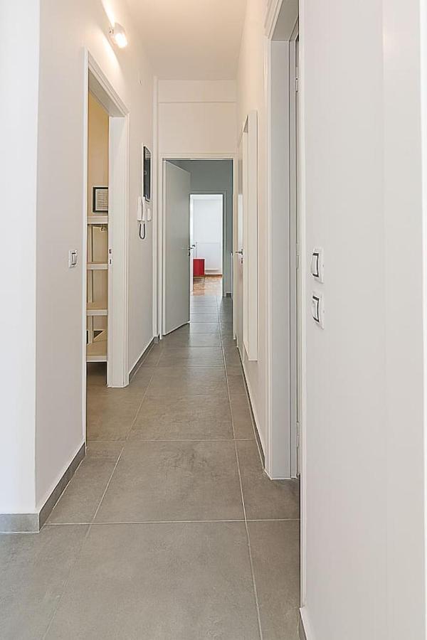 Spacious Two Bedroom Apartment In Central Location Афіни Екстер'єр фото