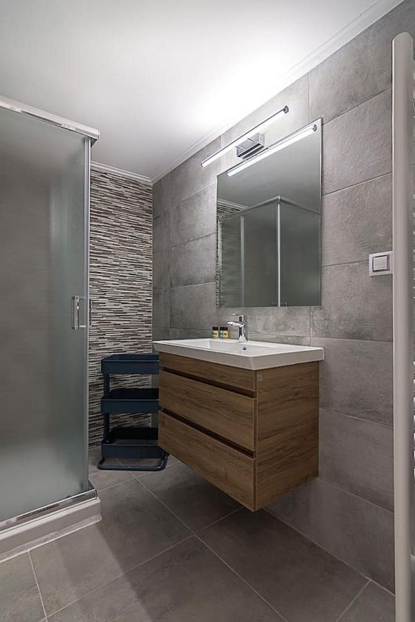 Spacious Two Bedroom Apartment In Central Location Афіни Екстер'єр фото